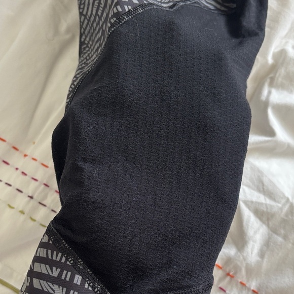 Lululemon Athletica Black Patterned Leggings - Picture 2 of 8